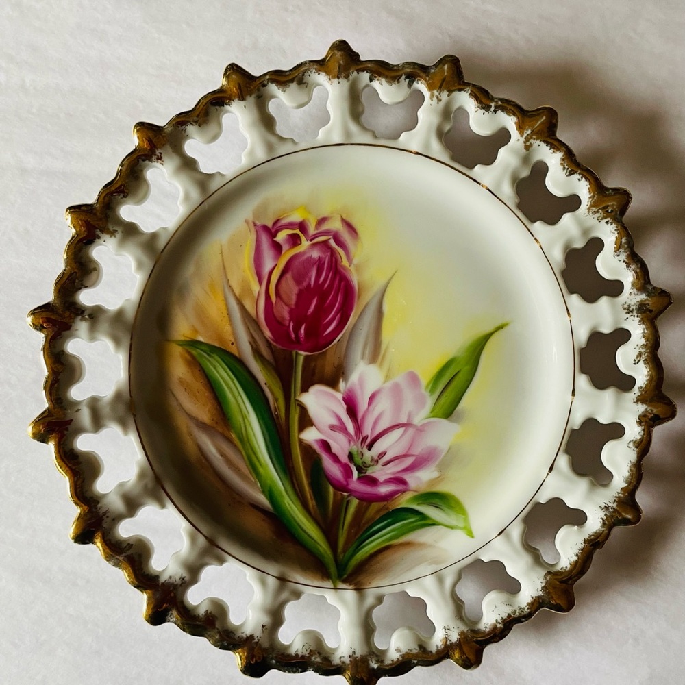 Spring Tulip Wall Mount